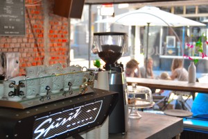 Lucifer-Coffee-koffie-lunch-restaurant-Eindhoven-Espresso-Machine